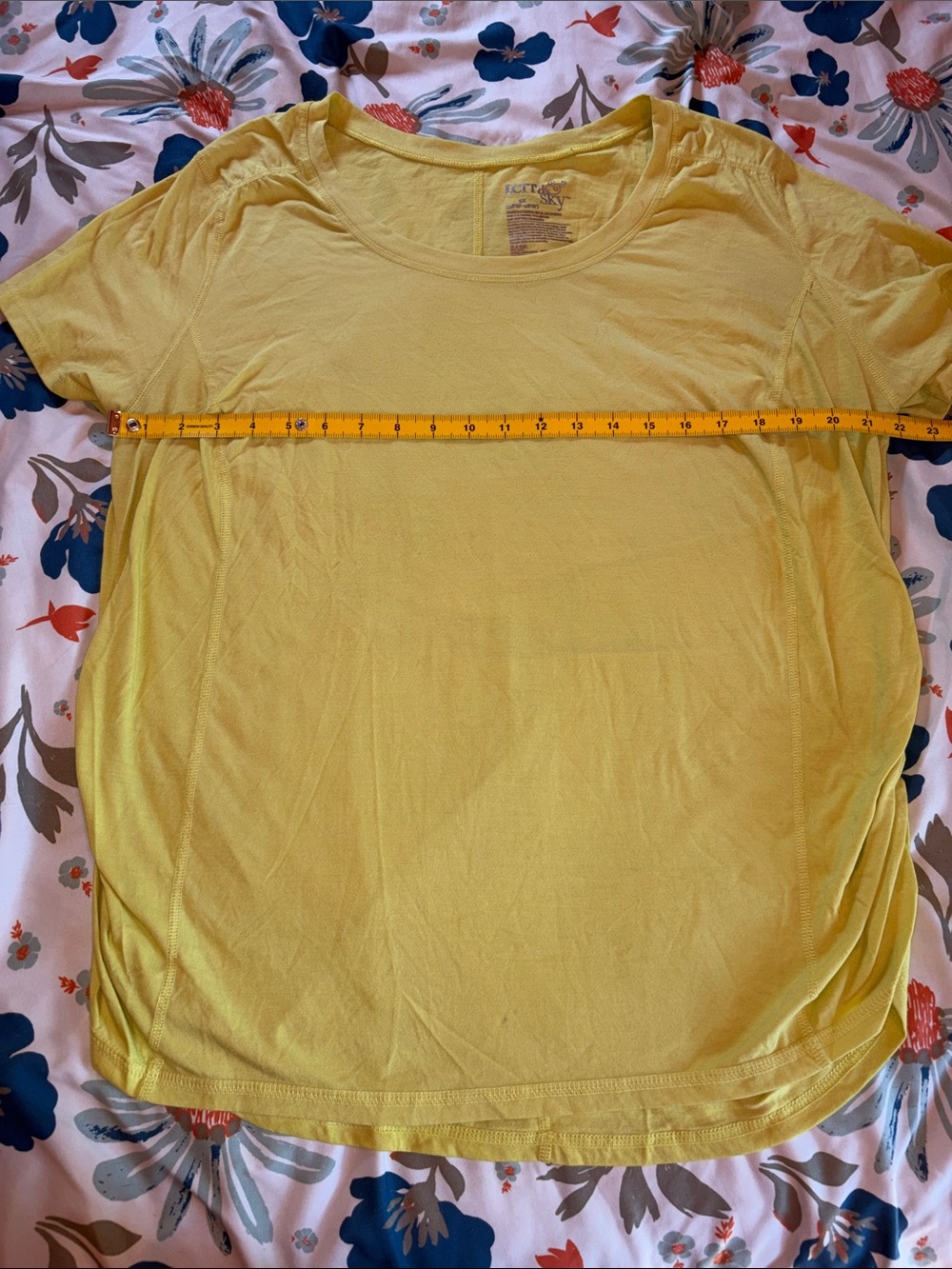 Lot of 4 Women’s Short-Sleeve Workout Tees — Various Brands - Picture 8 of 16